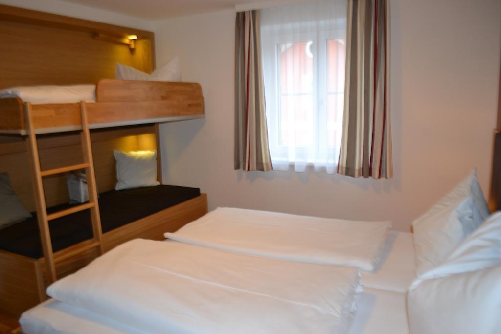 Hotel Gasthof Tirolerwirt Bischofshofen Habitación foto